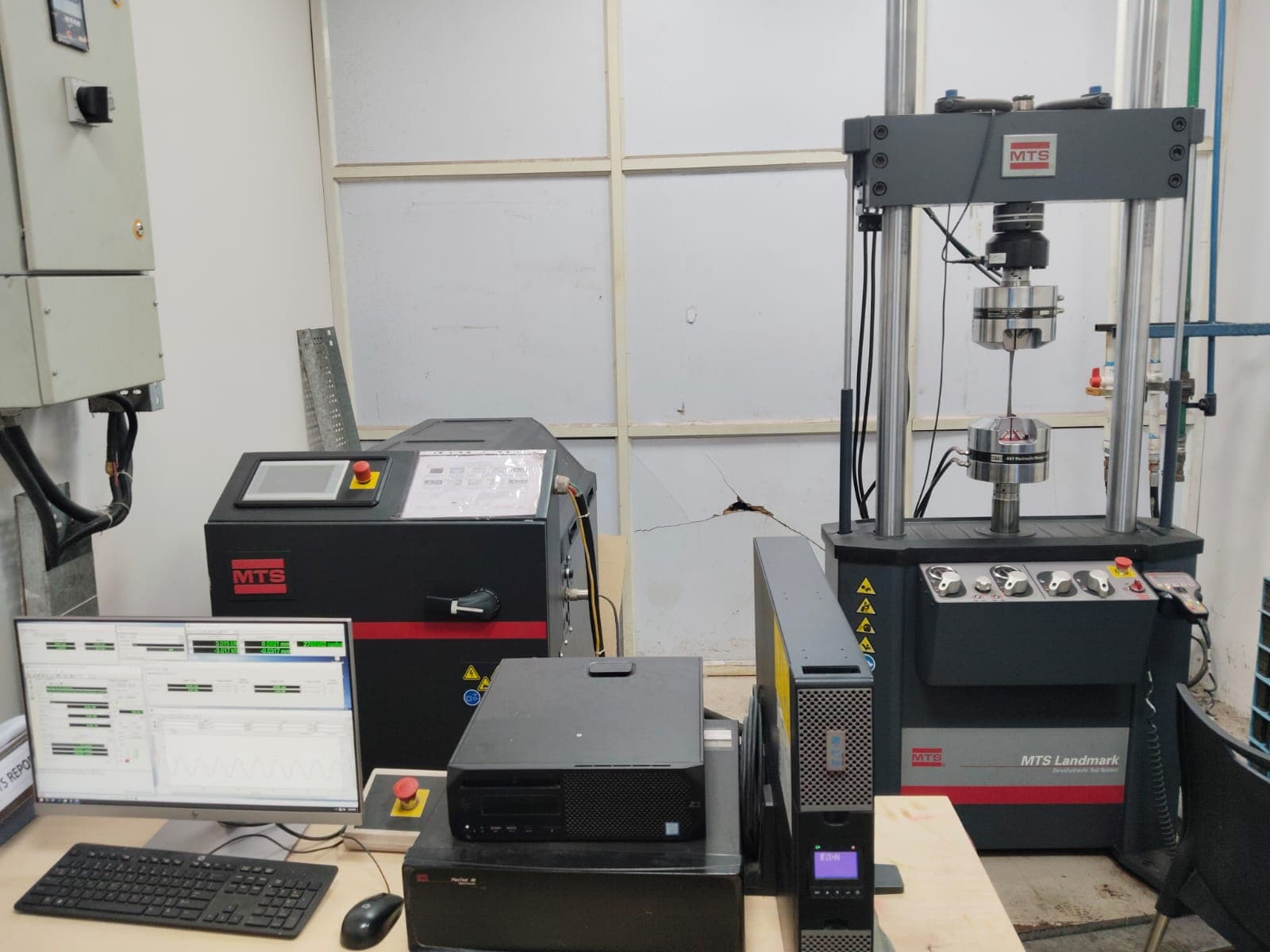 MTS Landmark servohydraulic test system